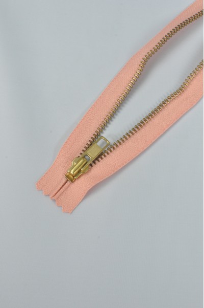 ZIP083  3號拉鏈  密尾雙頭拉鏈  金銅金屬拉鏈  不設單獨拉鍊訂購  後面照